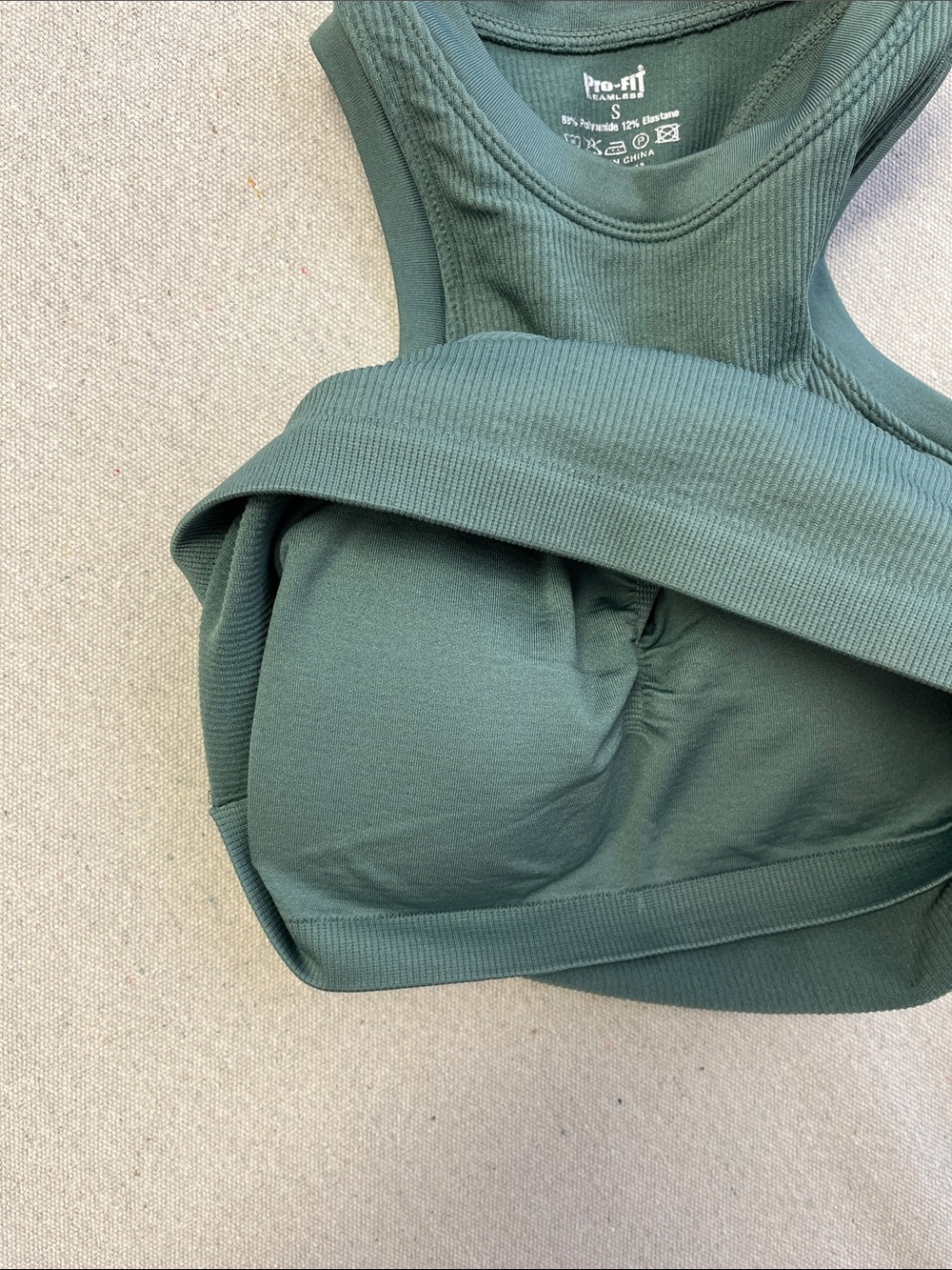 Pro-Fit Seamless Ribbed Cropped Tank Top Built-In Bra Green Small - Picture 4 of 8
